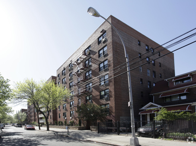 Building Photo - 41-40 Denman Street