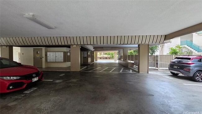 Building Photo - 225 Ka?iulani Ave