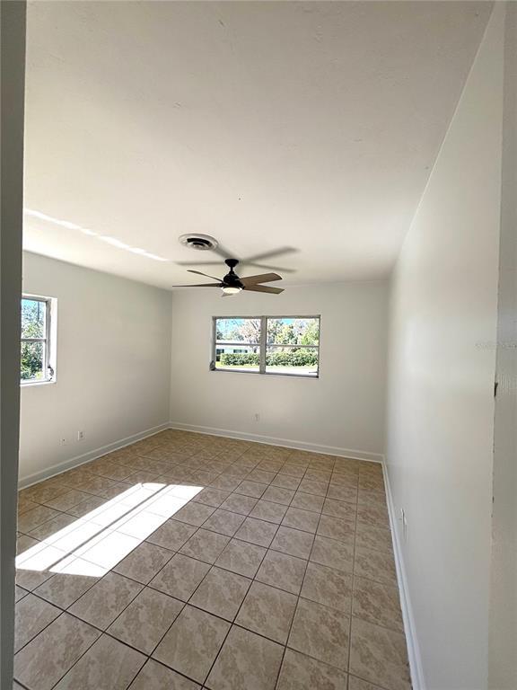 Building Photo - 729 SE 40th Ave