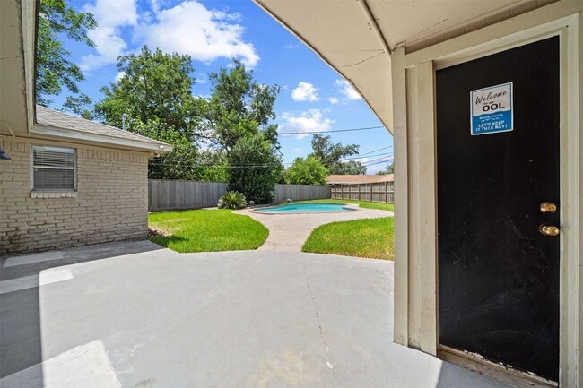 Building Photo - 5826 Spruce Forest Dr