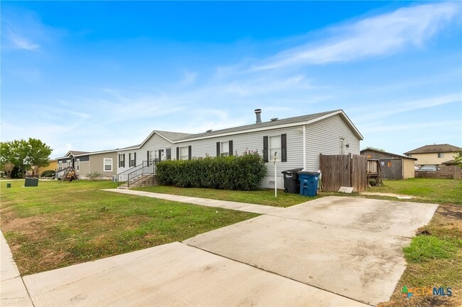 Building Photo - 2676 Pahmeyer Rd