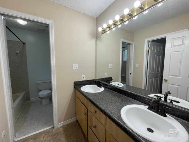 Building Photo - 128 Worchester Dr
