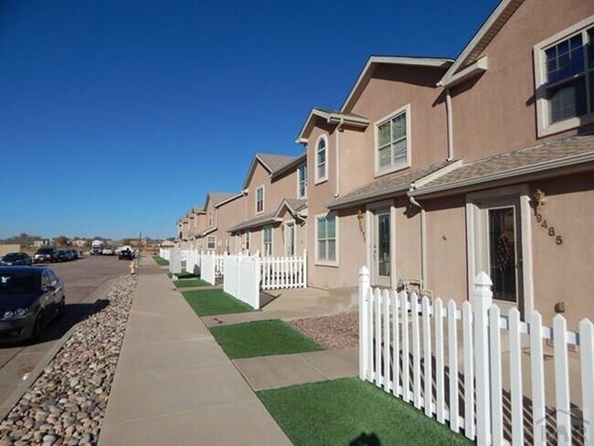 Building Photo - Mesa Vista Community 2BD/2.5BA Townhouse w...