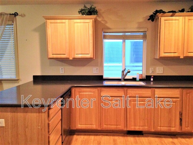 Building Photo - 11637 S Kestrel Rise Rd