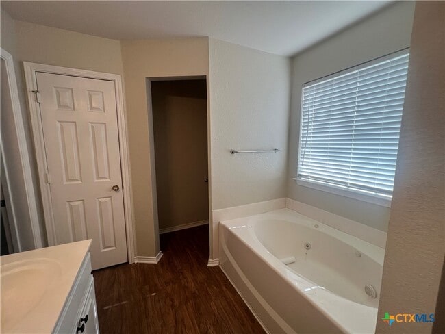 Building Photo - 2130 Jasons W Ct