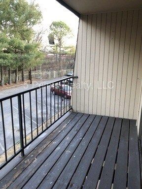 Building Photo - 420 Walton Ln