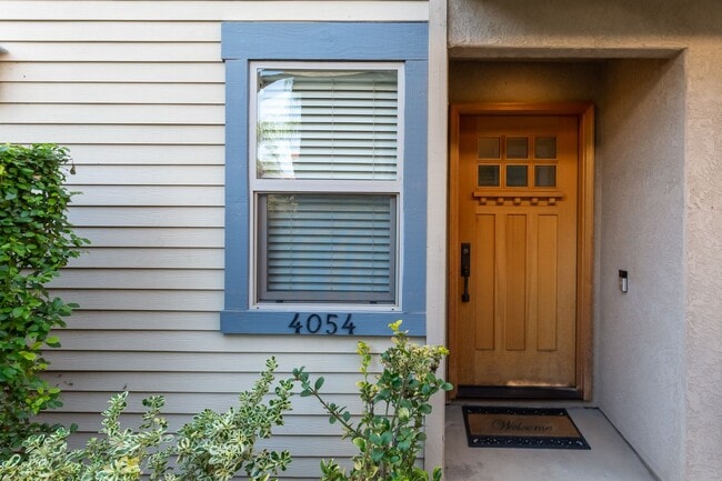 Building Photo - Luxury 2 Bedroom 2 Bath Townhouse w/ gourmet Kitchen in Mission Hills