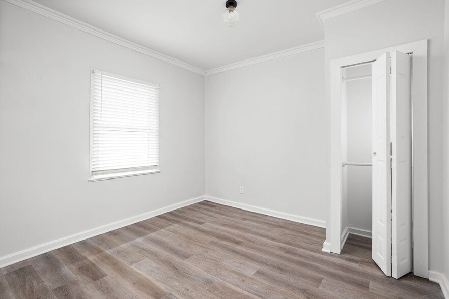 Building Photo - 4001 Broadway St