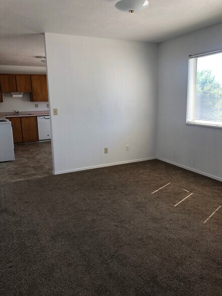 Building Photo - 148 W 1140 N