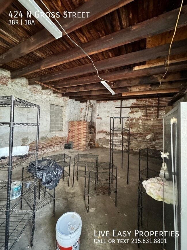 Building Photo - 424 N Gross St