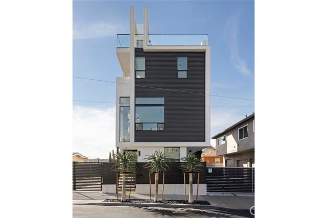 Building Photo - 3620 Ellsworth St