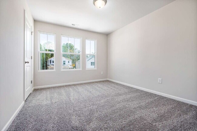 Building Photo - 4BR/2.5BA Home – 2,151 Sq Ft | Prime Location Between Downtown Durham & Brier Creek