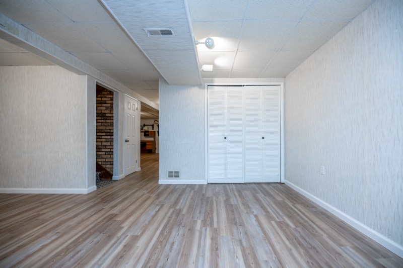 Building Photo - 3819 W Warwick Dr