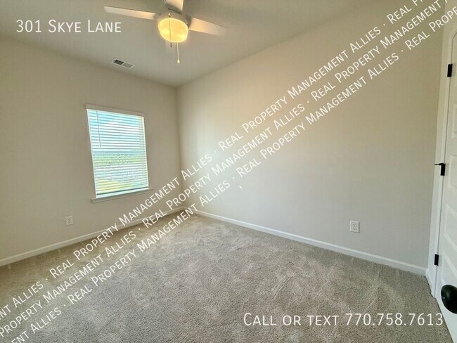 Building Photo - 301 Skye Ln