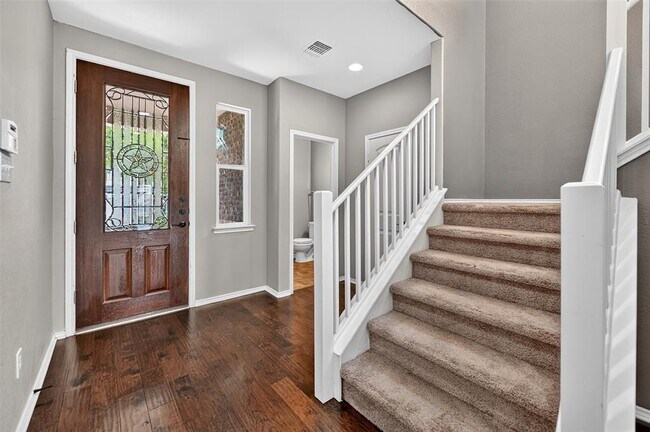 Building Photo - 1049 Clove Hitch Dr