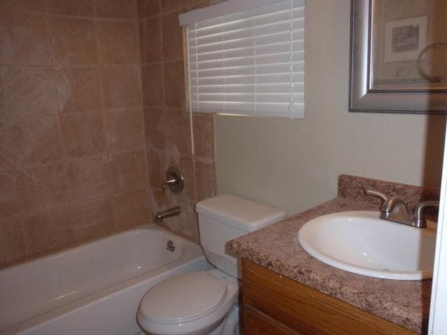 Building Photo - 420 E Garfield St