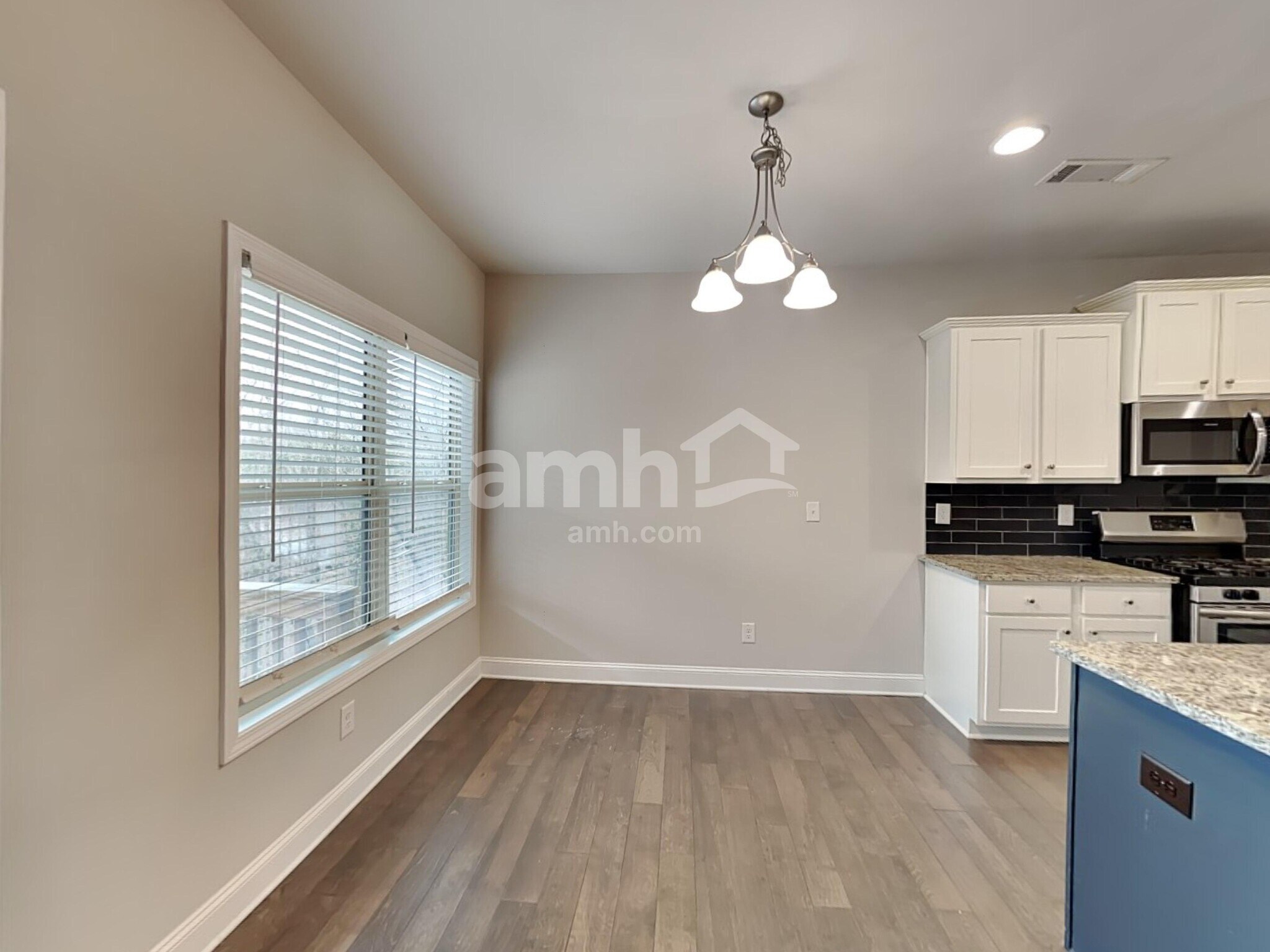 Building Photo - 1811 Rnch Vw Dr