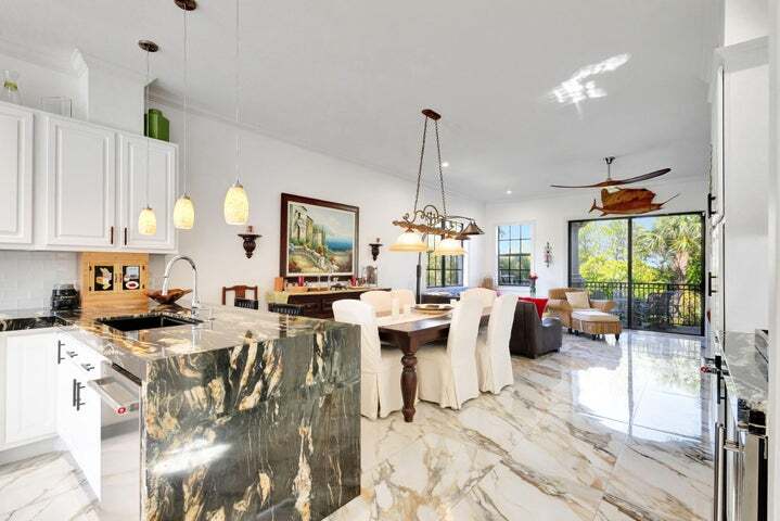 Building Photo - 301 del Sol Cir