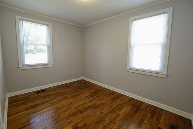 Building Photo - 3907 Peyton Ave