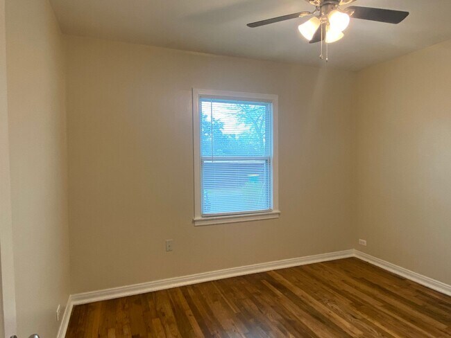 Building Photo - REFRESHED 2 BEDROOM, 1 BATH BELTON ISD