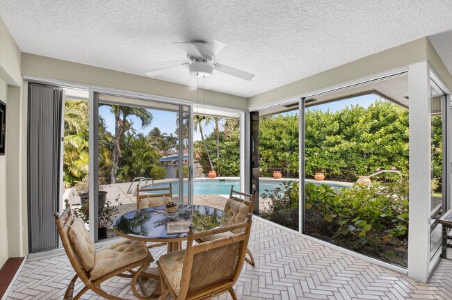 Building Photo - 30 Spanish River Dr