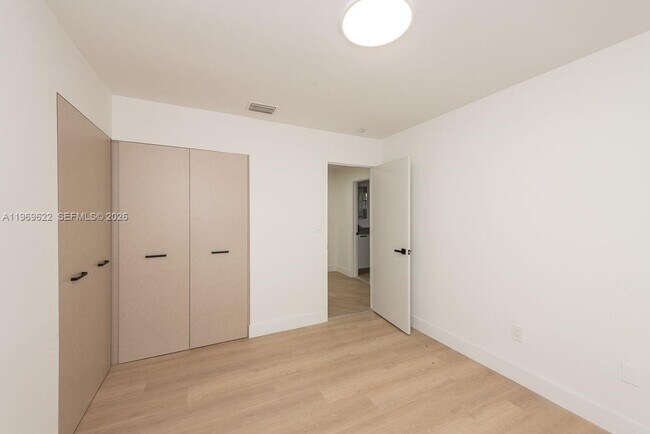 Building Photo - 13912 SW 103rd Ln