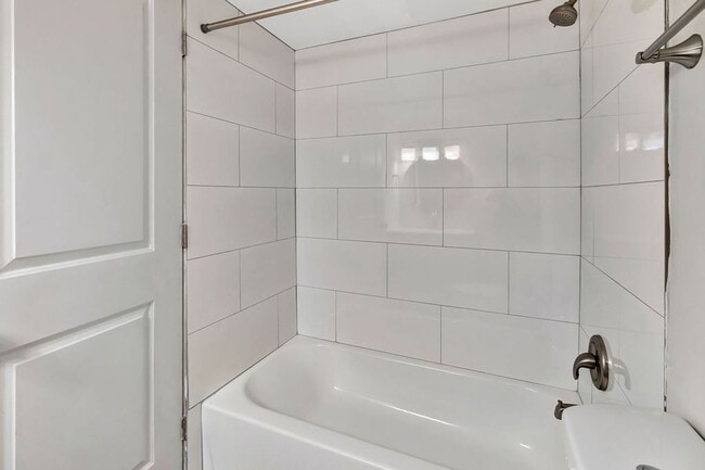 Building Photo - 4302 Batavia Meadows Dr