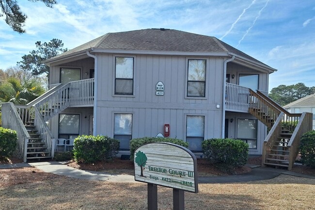 Building Photo - 1BR/1BA Top Floor Condo – Island Green (Tr...