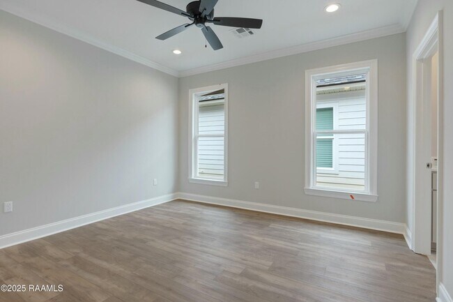 Building Photo - 107 Alpine Dr