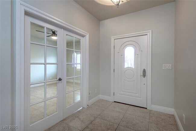 Building Photo - 9460 Glendora Valley St