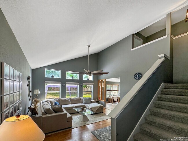 Building Photo - A beautifully remodeled 3-bedroom 2.5-bath...