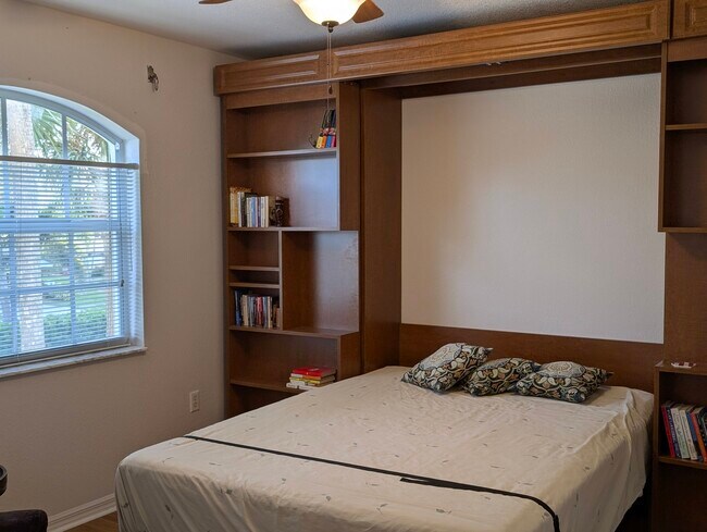 Building Photo - 130 Breakers Ct