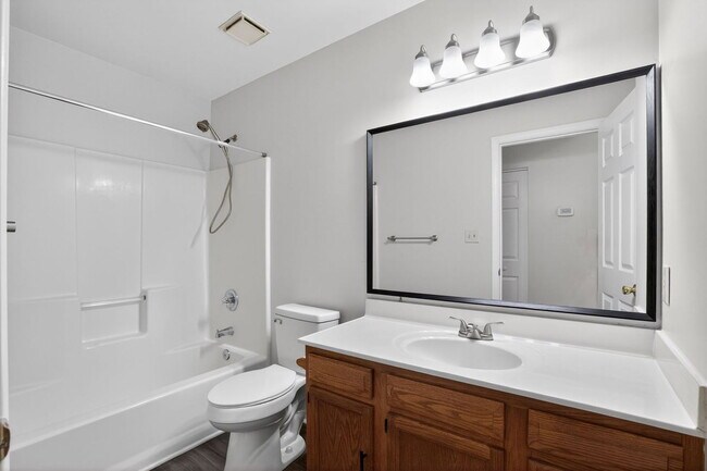 Building Photo - 15980 Crowfoot Ct