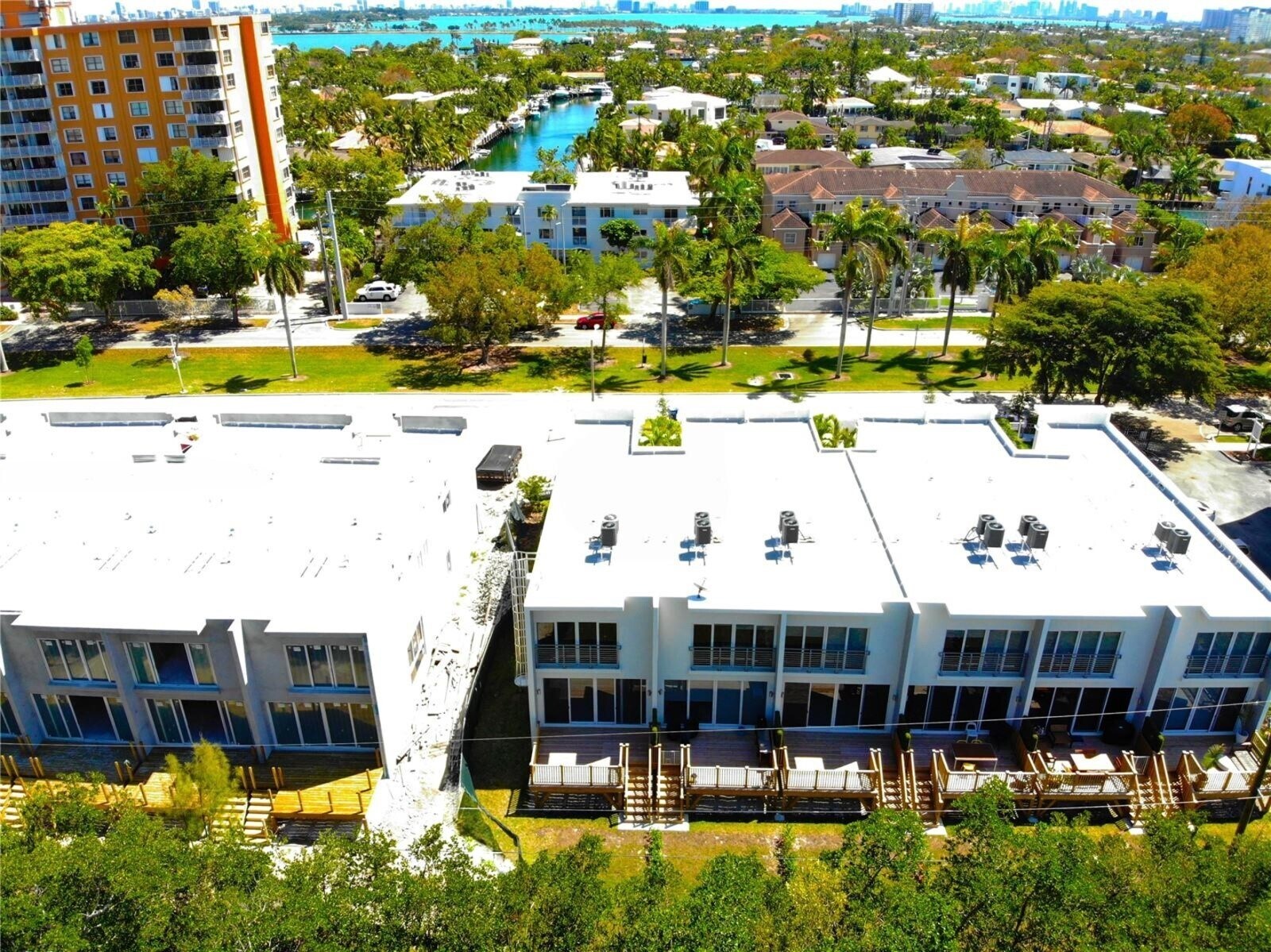 Building Photo - 2465 NE 135th St