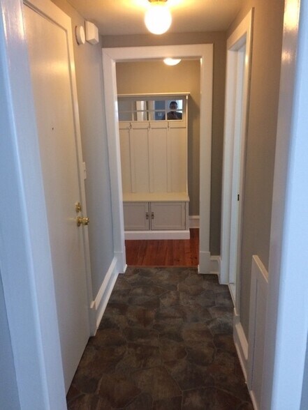 Building Photo - 1000 W 28th St