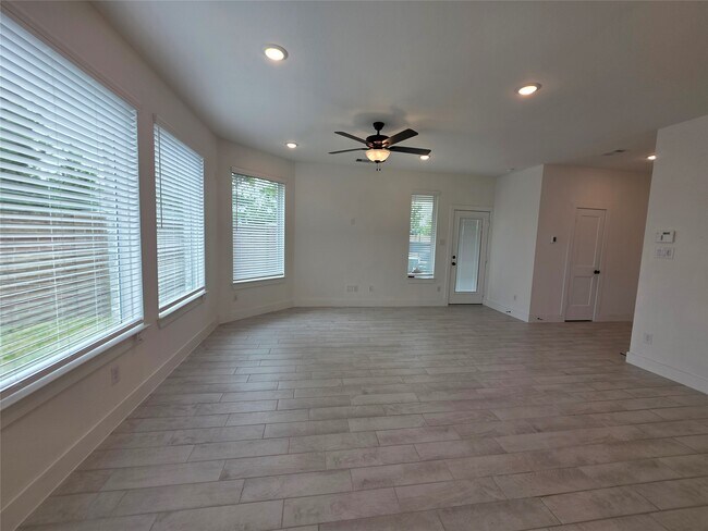 Building Photo - 18710 Colorado River Ln