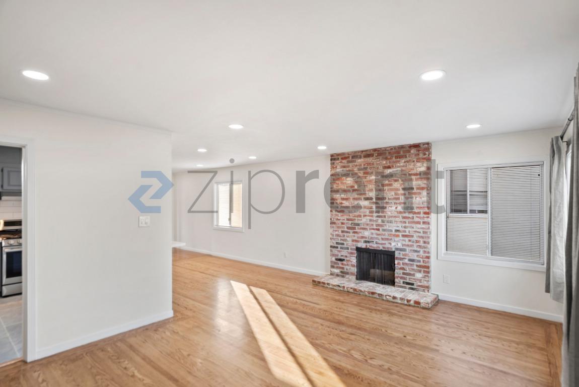 Building Photo - 109 Alta Mesa Dr