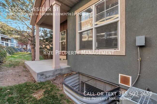 Building Photo - 14905 Treseder St