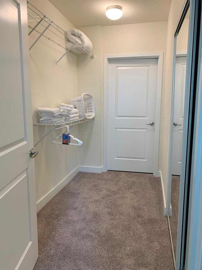 Building Photo - 544 S Church St