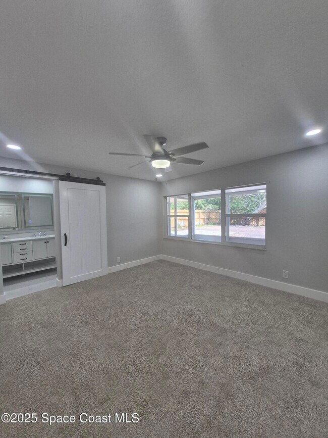 Building Photo - 58 Moore Ave