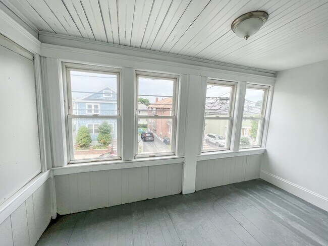 Building Photo - 65 Woods Ave