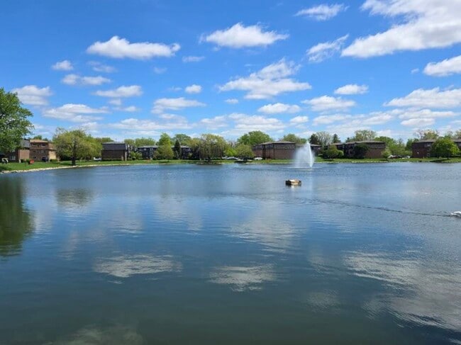 Building Photo - 9430 Bay Colony Dr