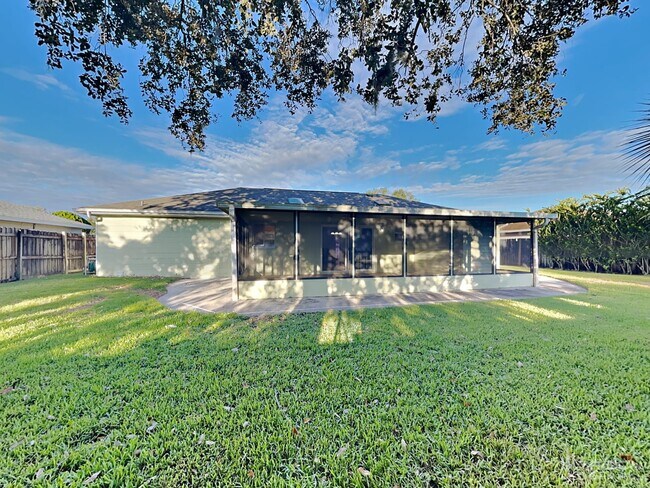 Building Photo - 12765 Ohio Woods Ln