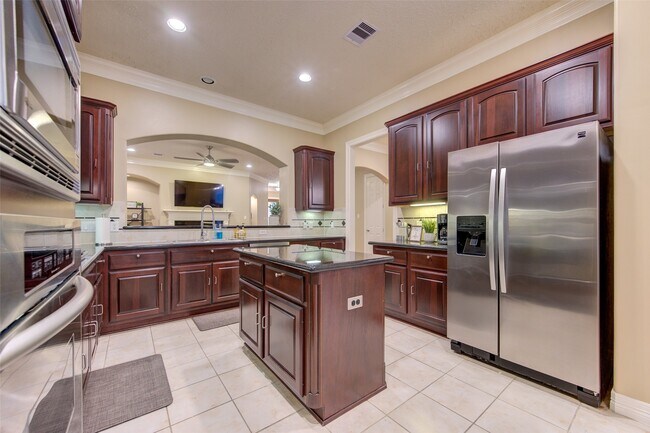 Building Photo - 1147 Sopris Dr