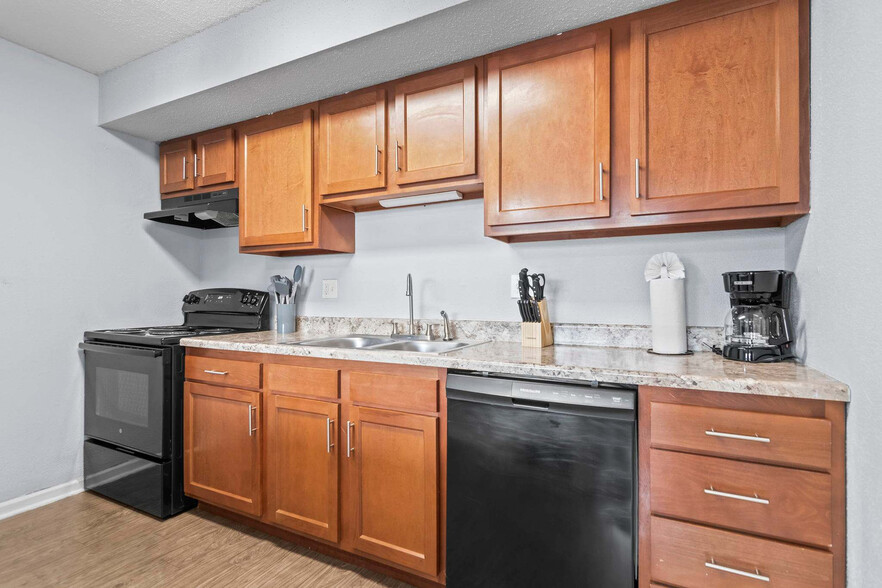 Building Photo - 2309 Cherry Hills Dr