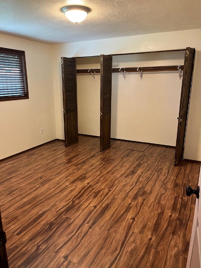 Building Photo - Charming 2-Bedroom Duplex in McMinnville