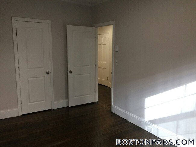 Primary Photo - 52 Clearway St