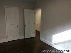Building Photo - 52 Clearway St