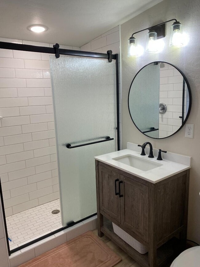 Building Photo - 444 E Montezuma Ave