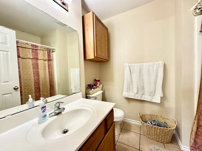 Building Photo - 602 N Bangor Ave